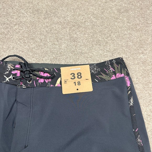 Patagonia Board Shorts Mens Size 38 x 18 Gray Floral Drawstrings Adults - Picture 3 of 7